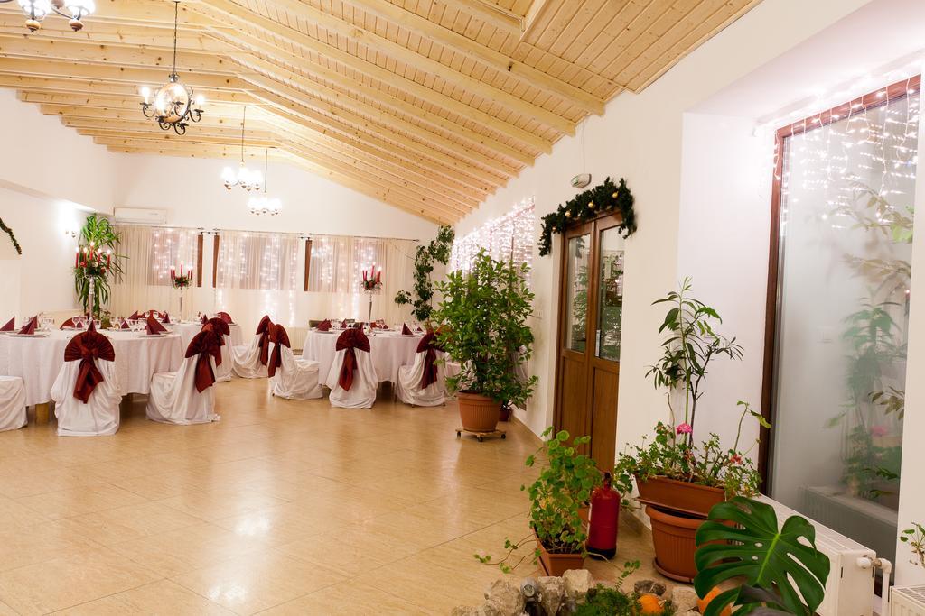 Pension Club Montana Campina Exterior photo