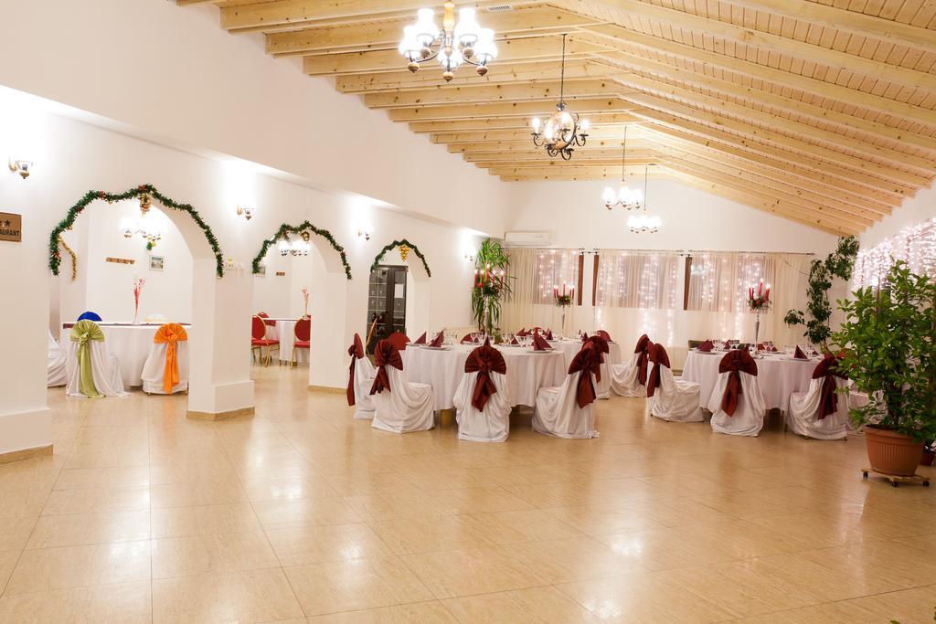 Pension Club Montana Campina Exterior photo