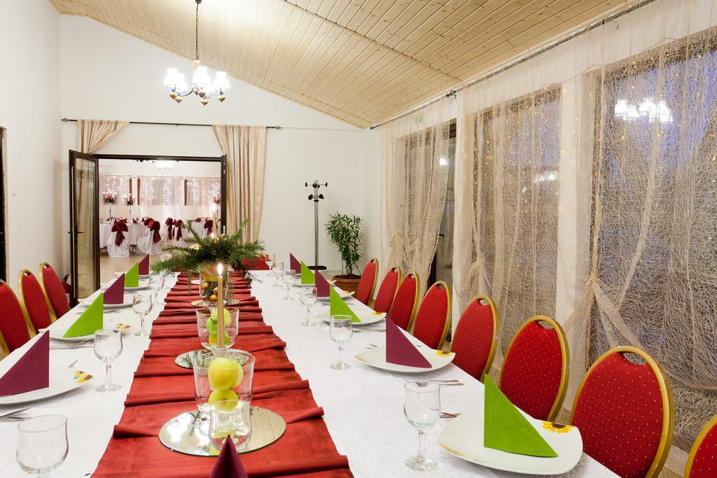 Pension Club Montana Campina Exterior photo