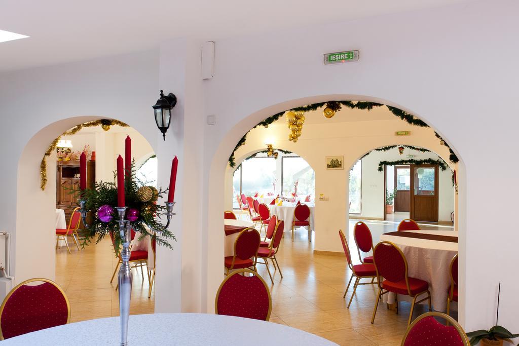 Pension Club Montana Campina Exterior photo