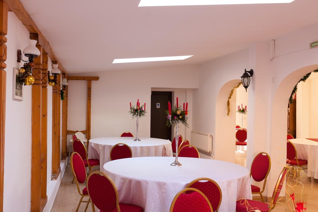 Pension Club Montana Campina Exterior photo